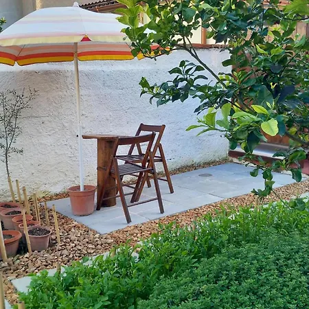 Il Cortile Del Sole לינה וארוחת בוקר אולמדו